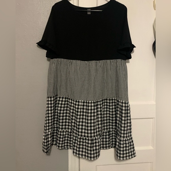 Emery Rose Gingham Dress - Picture 2 of 3